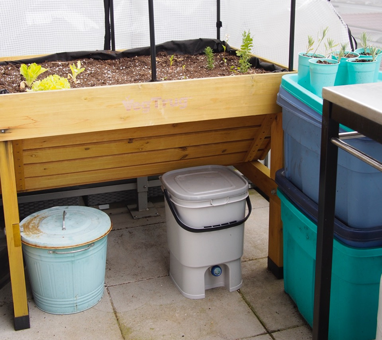 DIY Composter for apartment on balcony with urban vegetable garden 