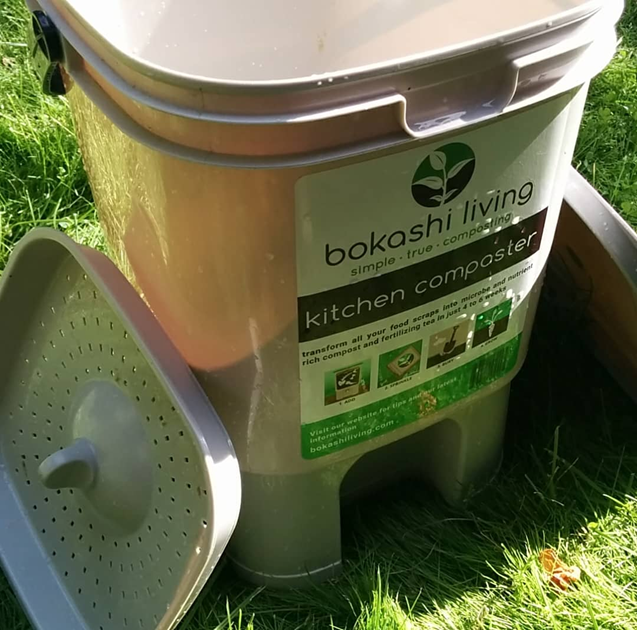 Cleaning your bokashi bucket
